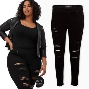 BOMBSHELL SKINNY JEAN - PREMIUM STRETCH BLACK